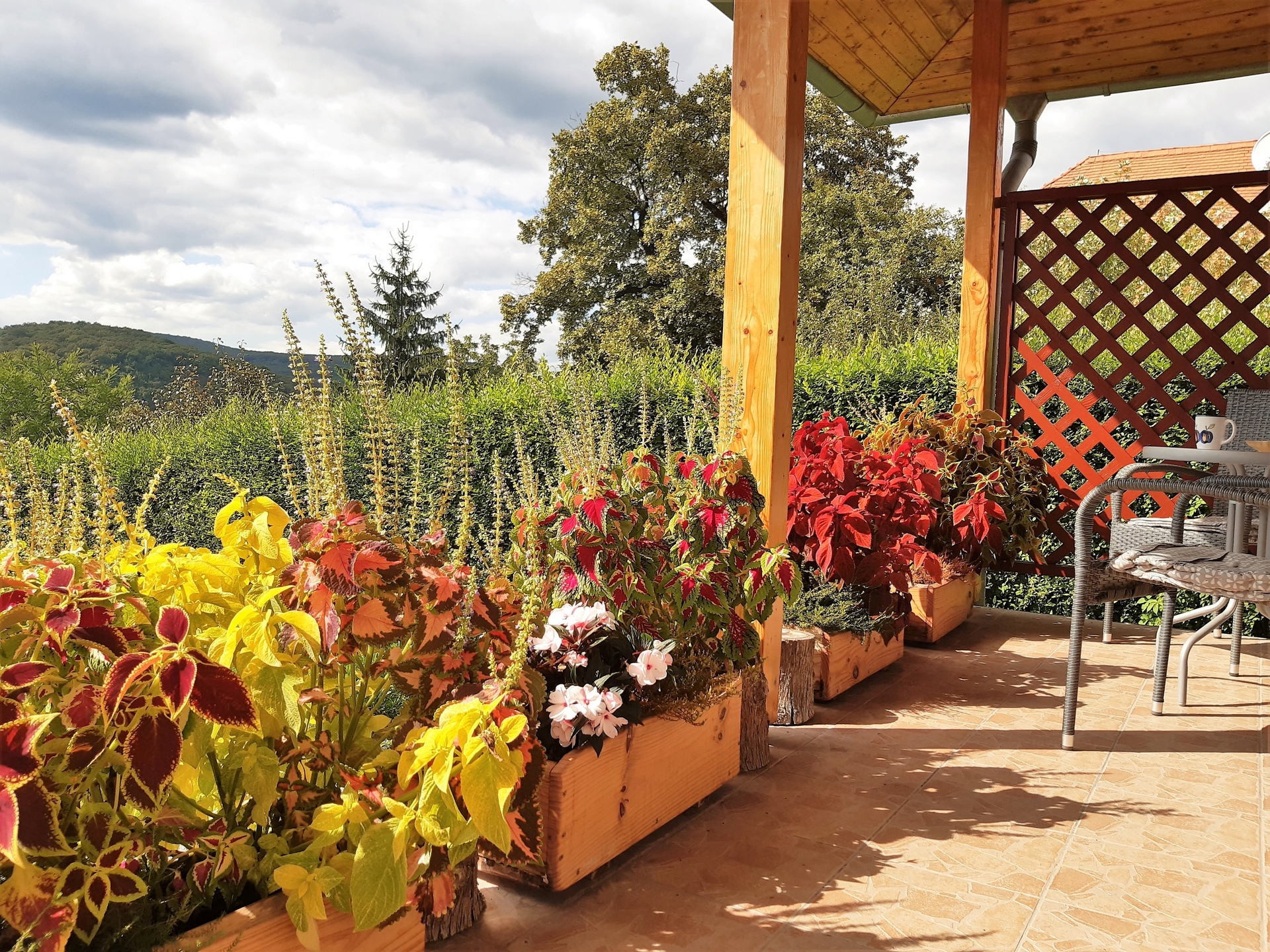 Közvetlen terasz kerti vendégházhoz